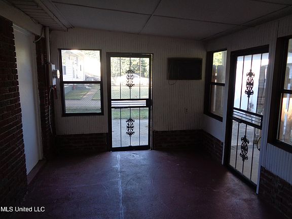 5th image of 1766 Mississippi Valley Blvd