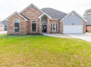 2705 E Tanager Trl, Orange, TX 77632