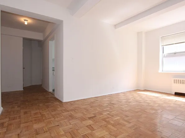 550 Grand St APT J4g, New York, NY 10002