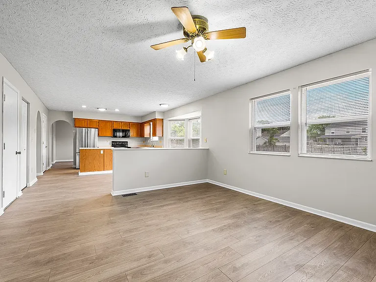328 Regency Ave — Photo 24