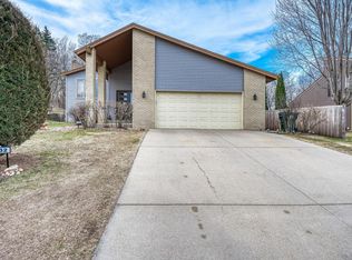 1632 Sherwood Way, Eagan, MN 55122