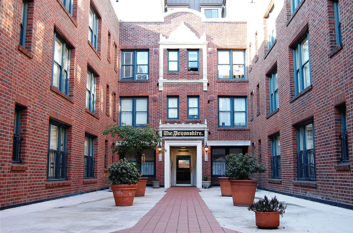 Devonshire — Photo 2