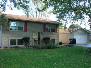 8323 Grange Hall Rd, Garden Prairie, IL 61038