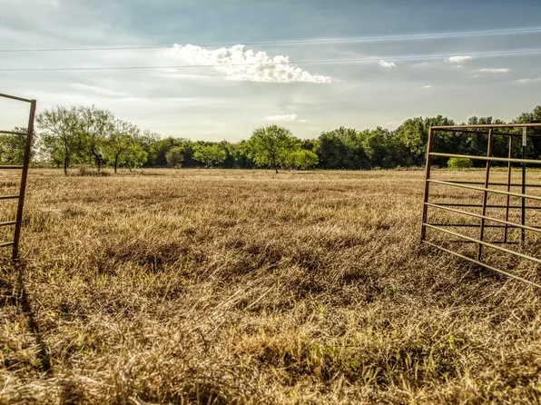 460 County Road 328, Caldwell, TX 77836