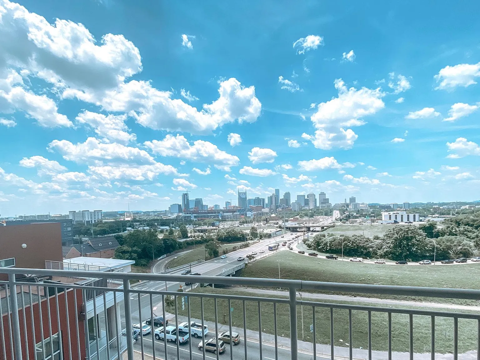 1 bed, 1.5 bath, 1137 sqft, $2,400 — Photo 3
