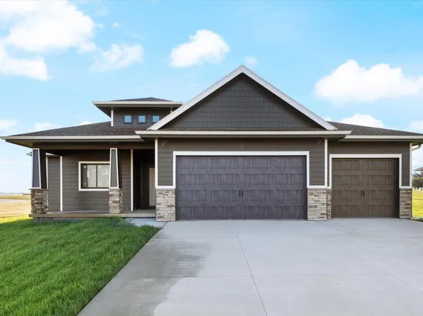 902 Fairview Hills Dr, Malvern, IA 51551