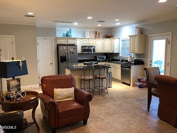 5th image of 1805 Geerkin St APT 12