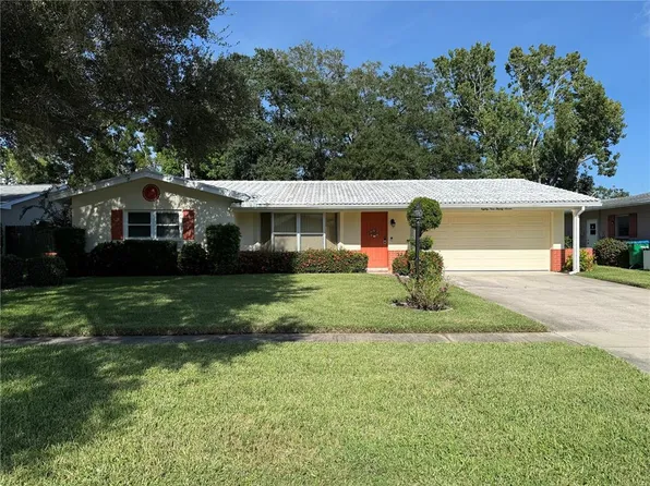 8927 LAKEWOOD DRIVE, SEMINOLE, FL 33772