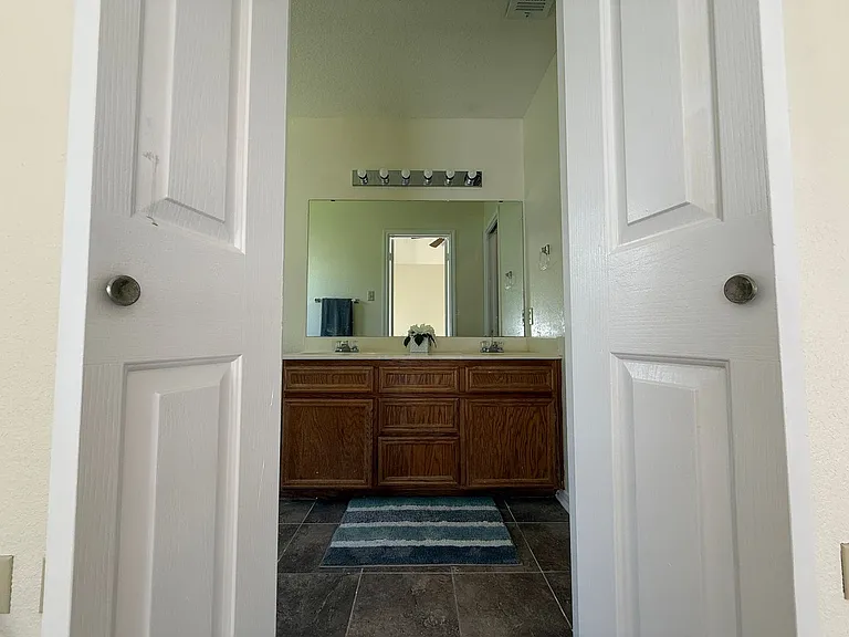 1815 Diana Ln — Photo 33