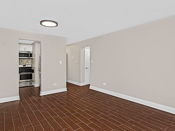 3rd image of 4939 S Dorchester Ave APT 2B