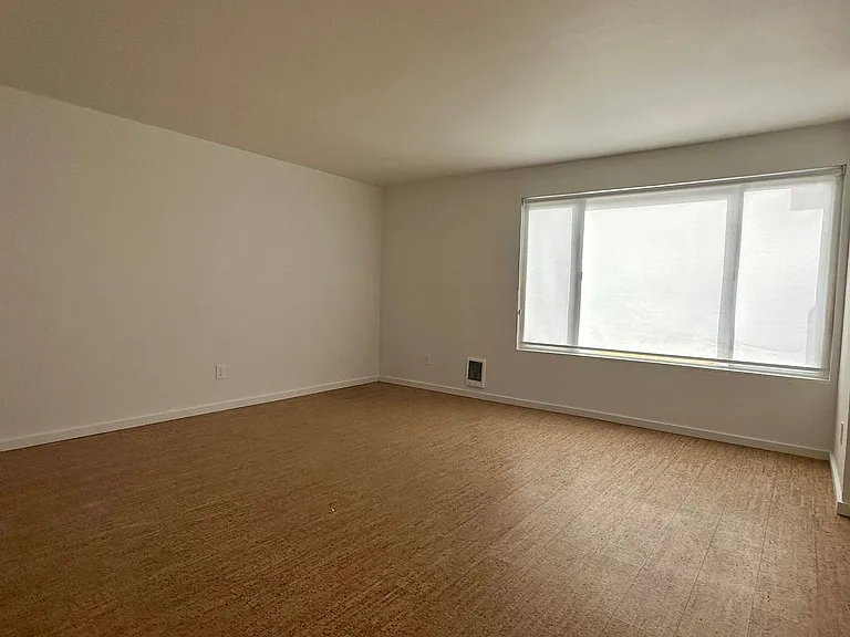 Riverside Apartments — Photo 26