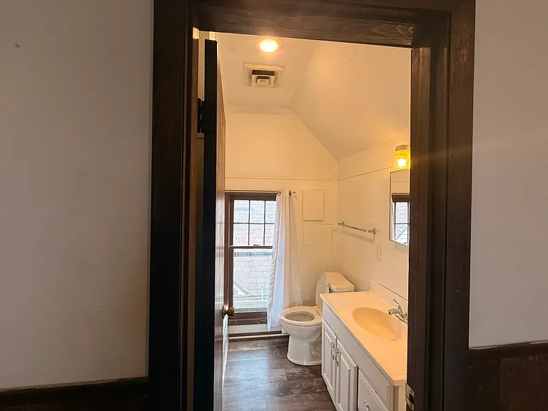 720 S Park St #4 — Photo 9