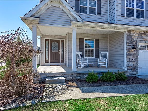 2nd image of 226 Shoreland Cir