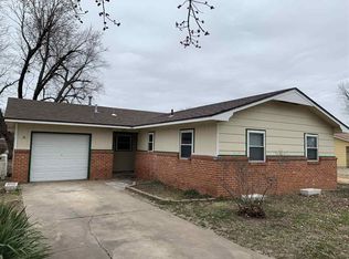 616 E Bridge Ave, Blackwell, OK 74631