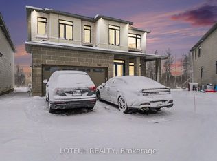 540 Tahoe Hts #B, Ottawa, ON K1T 0W1