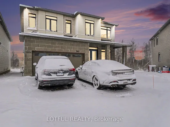540 Tahoe Hts #B, Ottawa, ON K1T 0W1
