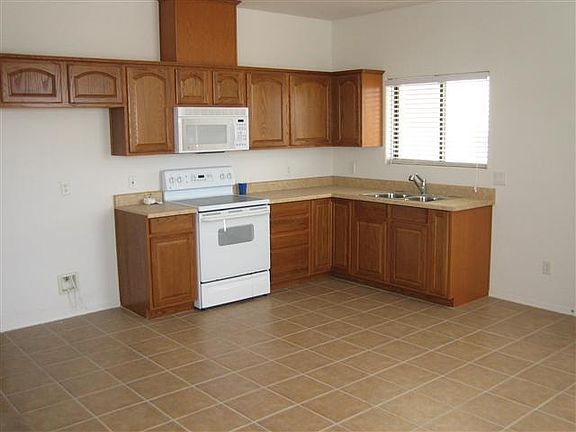 3rd image of 28872 E Canal Ave
