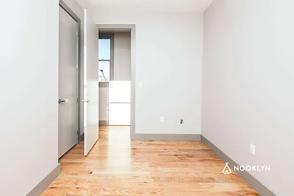 Rented by Nooklyn NYC LLC | media 43