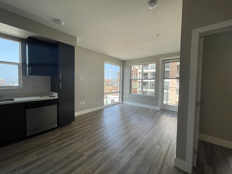 569 W Date St #502 — Photo 26