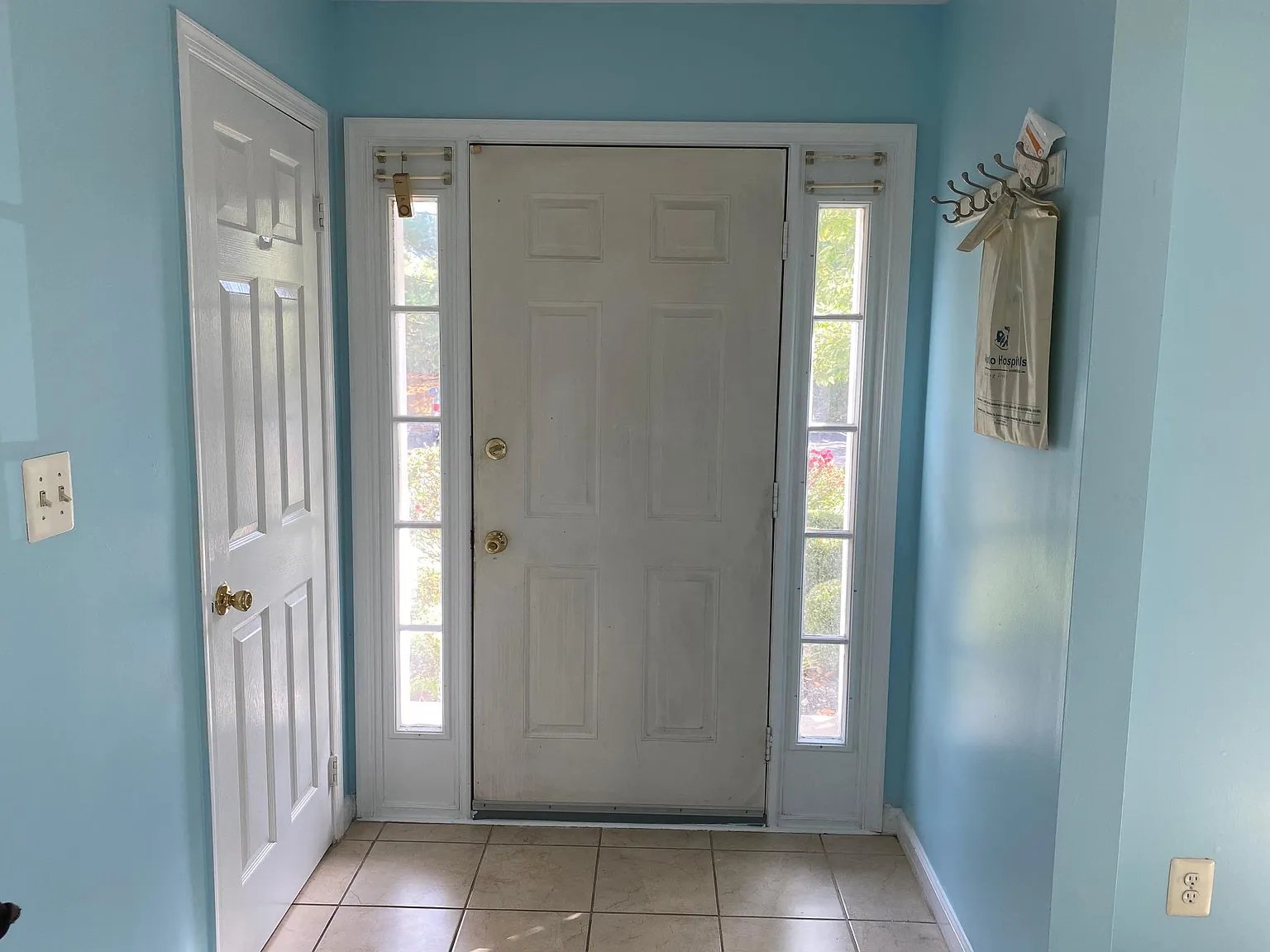 2 bed, 1.5 bath, 1436 sqft, $2,700 — Photo 3