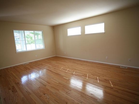 2nd image of 2589 NE Jewell Ln