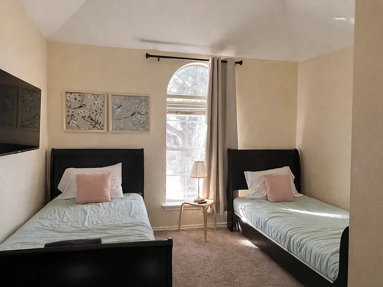 4216 Juniper Ln — Photo 8