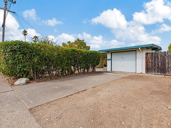 2nd image of 807 Rincon Way