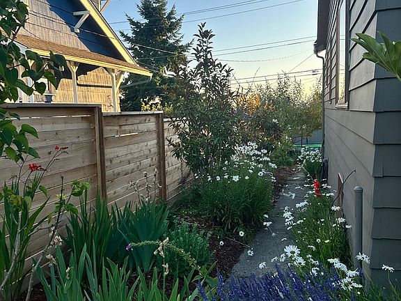3rd image of 5225 36th Ave SW
