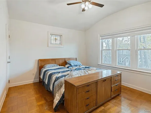 1527 East 29th Street image 7 of 20