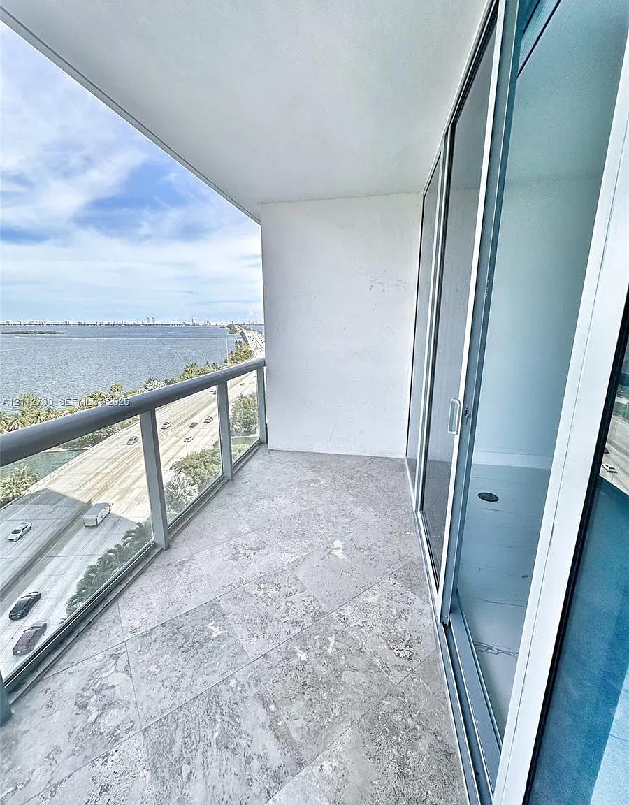 Blue Condo — Photo 2