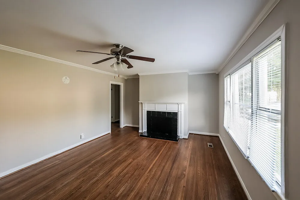 3 bed, 1.0 bath, 1118 sqft, $1,110 — Photo 4