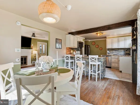 31 W Salisbury Dr, Wilmington, DE 19809
