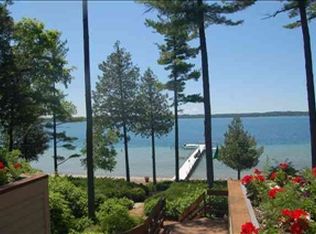 9038 Boyne City Rd, Charlevoix, MI 49720