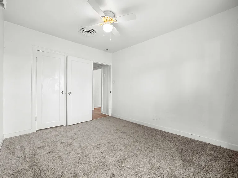 330 W Pinedale Ave — Photo 29