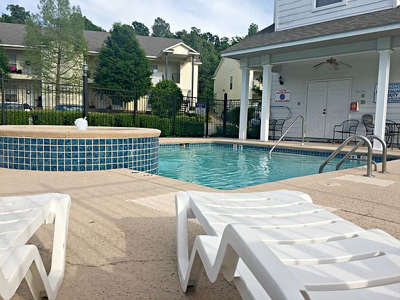 4th image of 1786 N Gregg Ave APT 6