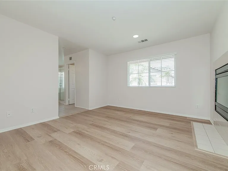 16432 Landmark Dr — Photo 28
