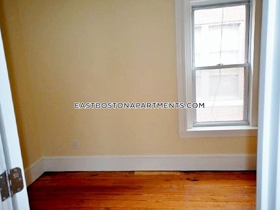4th image of 43 Gove St #2