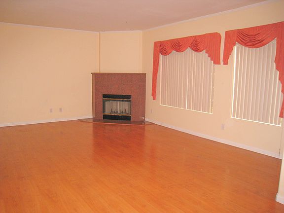 3rd image of 468 W Huntington Dr Unit 8