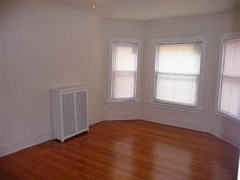 4th image of 1640 W Pratt Blvd #1D