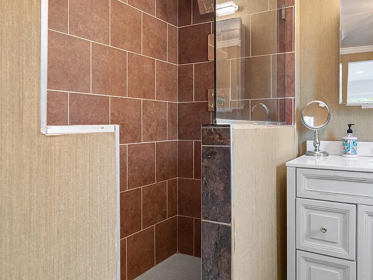 2205 Mary Ln — Photo 20