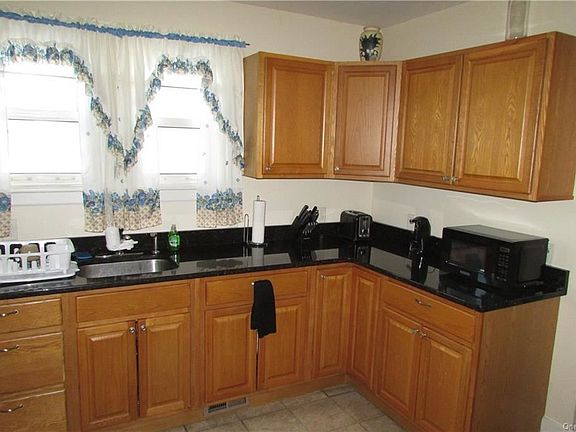 2nd image of 11 Lown Ct