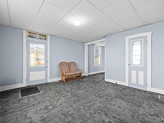 3rd image of 722 Bristow St
