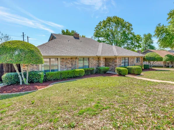 7420 Boca Raton Dr, North Richland Hills, TX 76182