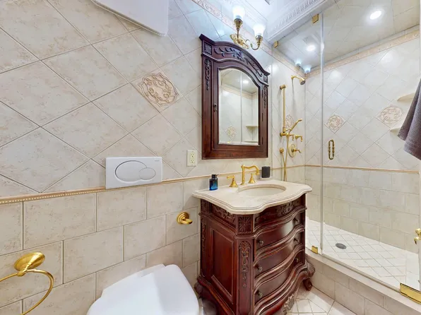 120 Oceana Drive West image 27 of 37