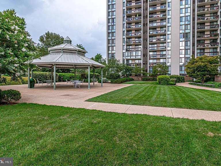 5300 Holmes Run Pkwy #1210 — Photo 41