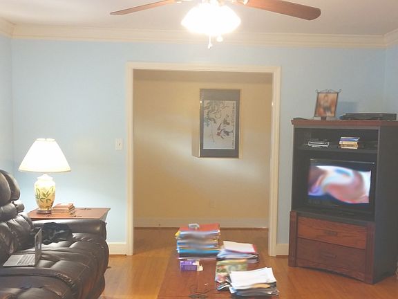 3rd image of 1733 Matthews Dr