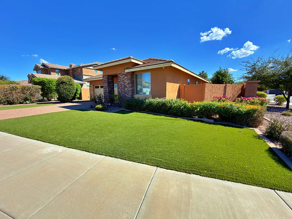 3265 E Myrtabel Way