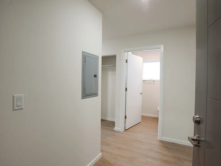 Upper Greenlake/Oaktree Area — Photo 11