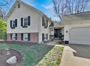 14978 Country Ridge Dr, Chesterfield, MO 63017