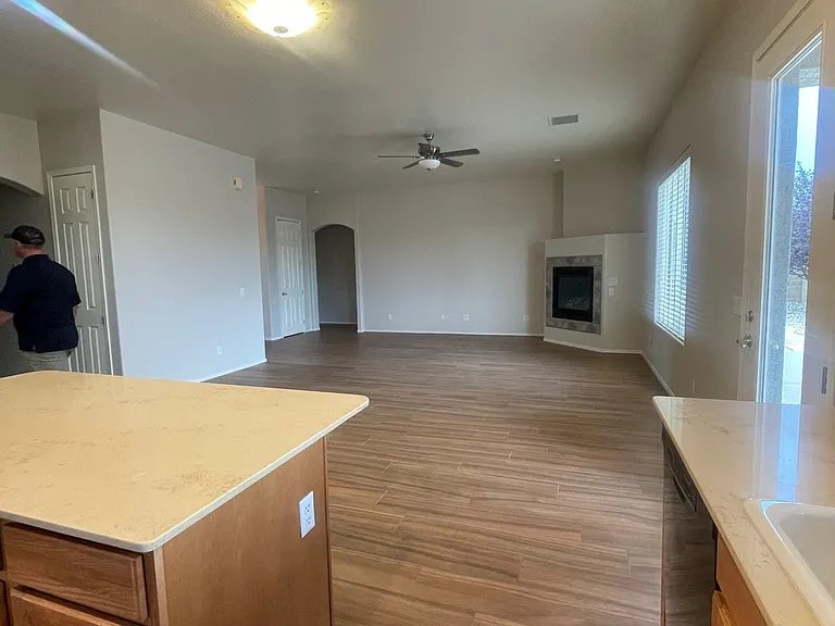 5649 N Bentley Ct — Photo 24